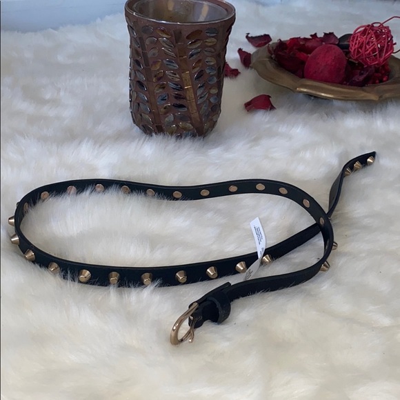 Garage faux leather belt with golden studs - Picture 2 of 4